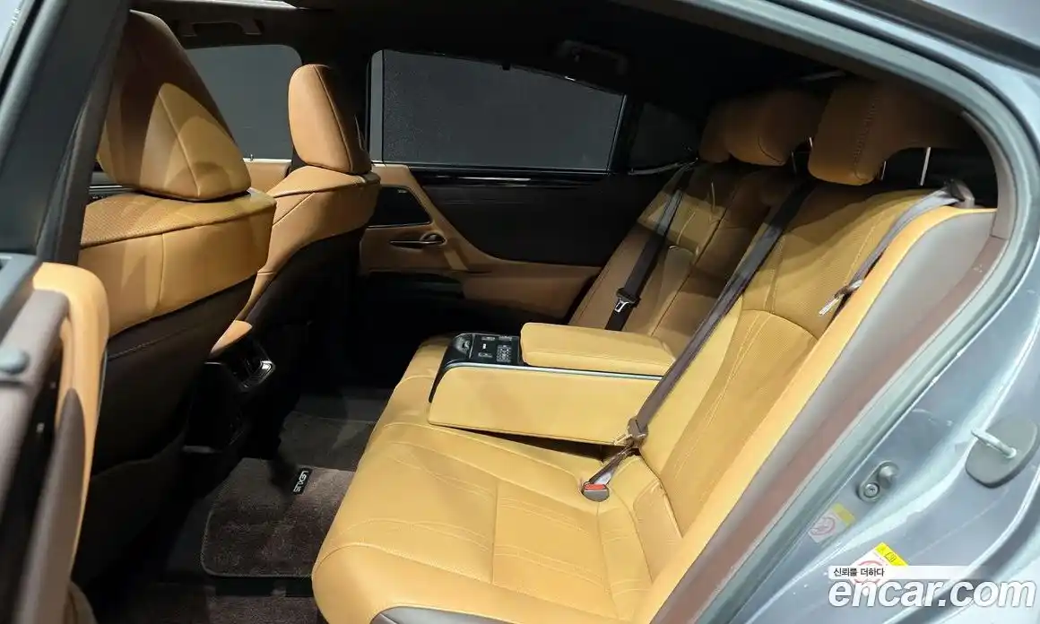 Lexus ES 2019 2.5 Автомат в Москве № 198736, фото 12