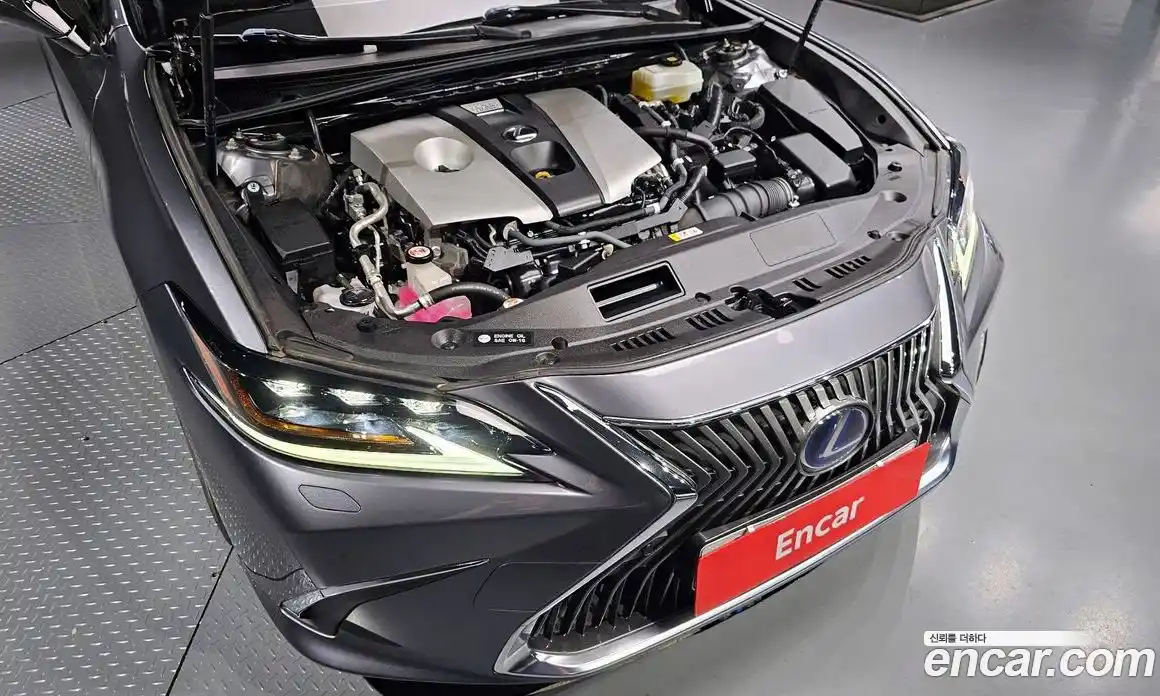 Lexus ES 2019 2.5 Автомат в Москве № 198736, фото 6