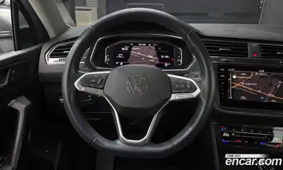 Volkswagen Tiguan 2023 2.0 Автомат в Москве № 199006, миниатюра 2