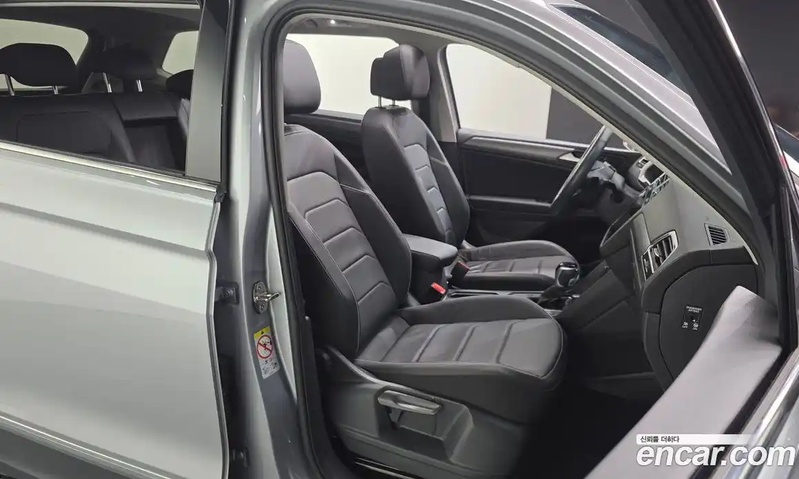 Volkswagen Tiguan 2023 2.0 Автомат в Москве № 199006, фото 10