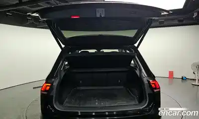 Volkswagen Tiguan 2021 2.0 Автомат в Москве № 199129, миниатюра 10