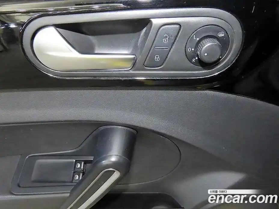 Volkswagen Beatle 2014 2.0 Автомат в Москве № 199226, фото 14