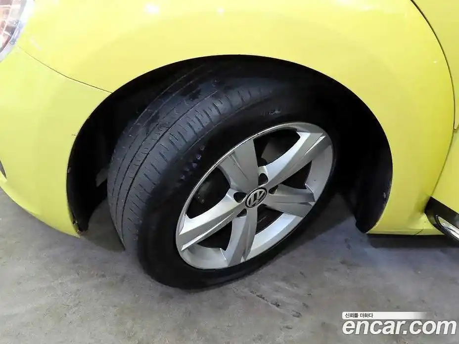 Volkswagen Beatle 2014 2.0 Автомат в Москве № 199226, фото 5