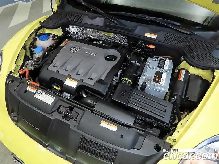 Volkswagen Beatle 2014 2.0 Автомат в Москве № 199226, фото 6