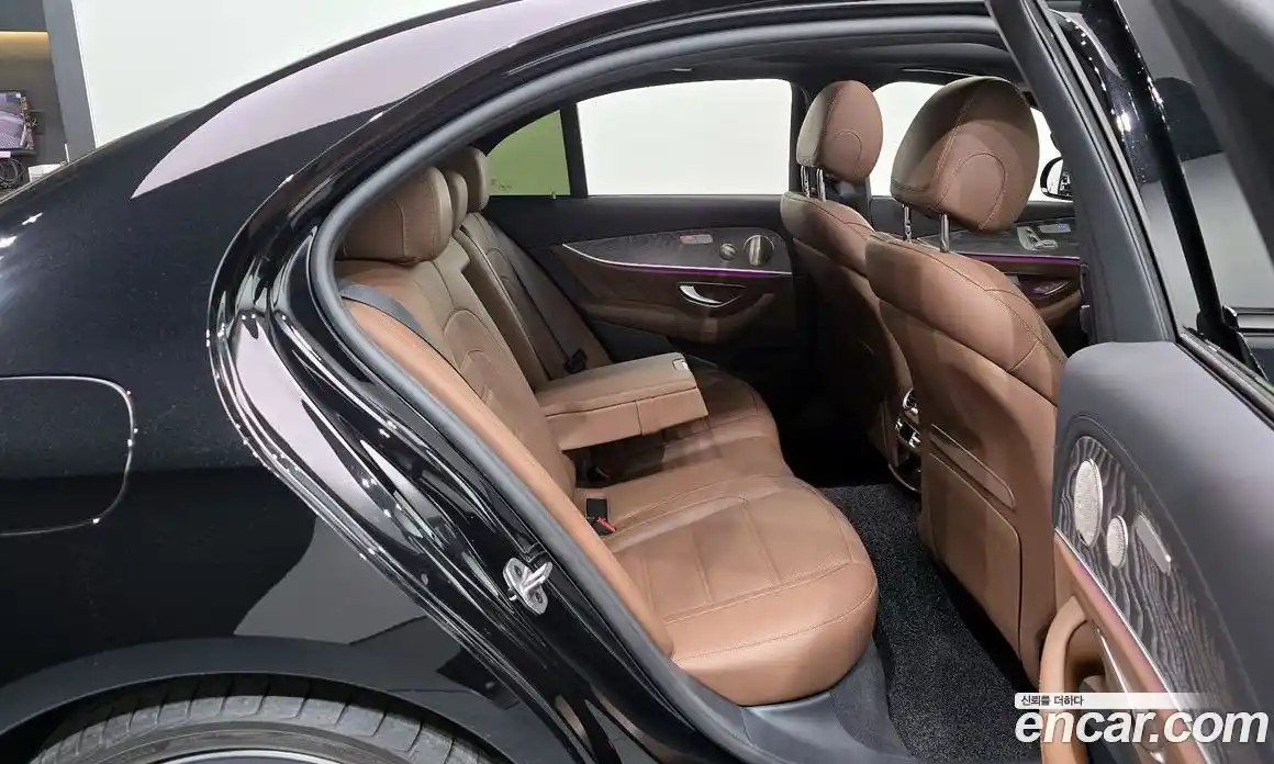 Mercedes-Benz E-Class 2023 3.0 Автомат в Москве № 201891, фото 16