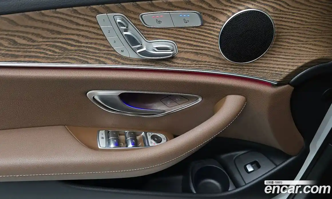 Mercedes-Benz E-Class 2023 2.0 Автомат в Москве № 203168, фото 17