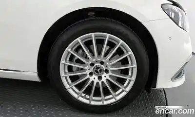 Mercedes-Benz E-Class 2023 2.0 Автомат в Москве № 203168, миниатюра 8