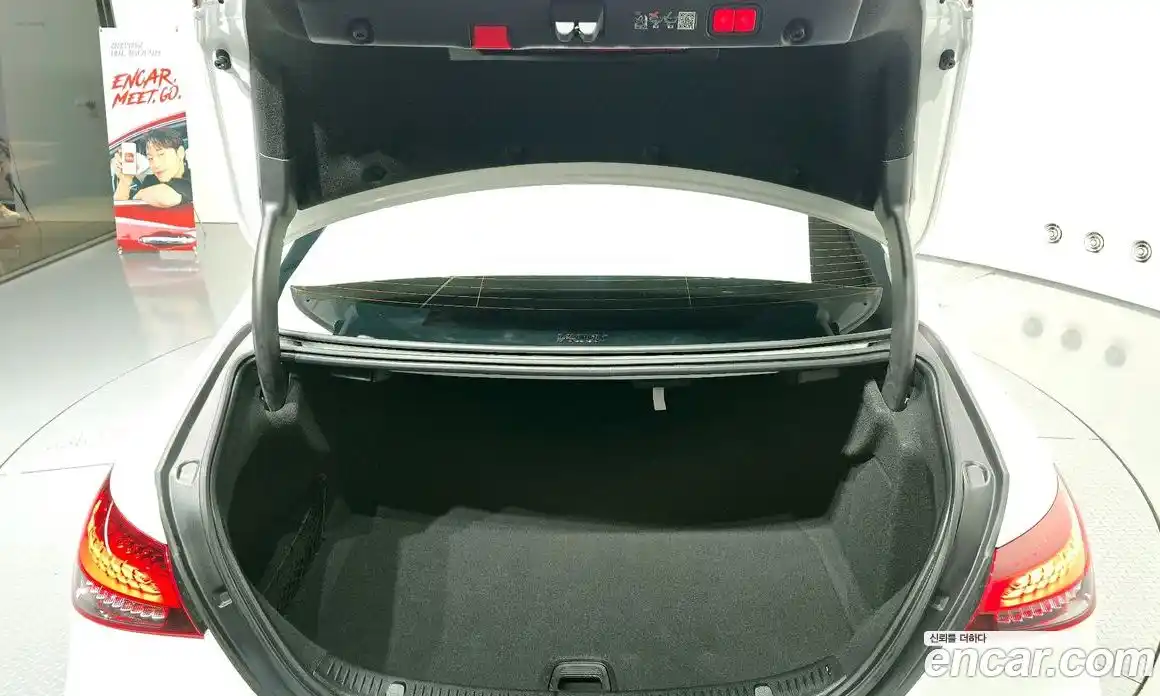 Mercedes-Benz E-Class 2023 2.0 Автомат в Москве № 203168, фото 9