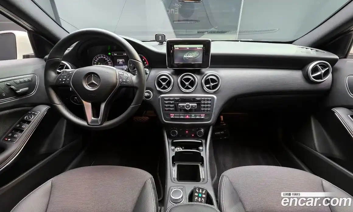 Mercedes-Benz A-Class 2015 1.5 Автомат в Москве № 209218, фото 11