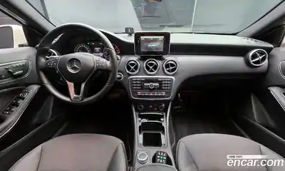 Mercedes-Benz A-Class 2015 1.5 Автомат в Москве № 209218, миниатюра 11