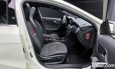 Mercedes-Benz A-Class 2015 1.5 Автомат в Москве № 209218, миниатюра 3