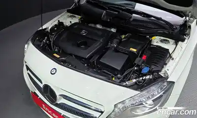 Mercedes-Benz A-Class 2015 1.5 Автомат в Москве № 209218, миниатюра 5