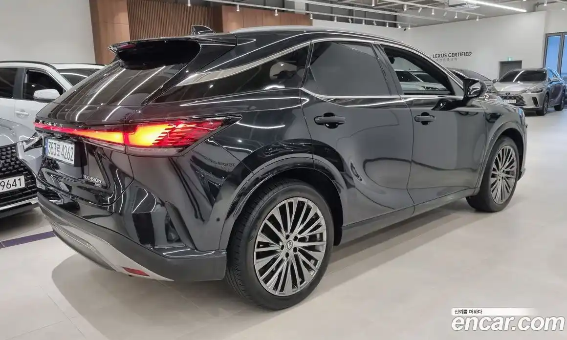 Lexus RX 2024 2.5 Вариатор в Москве № 214788, фото 2