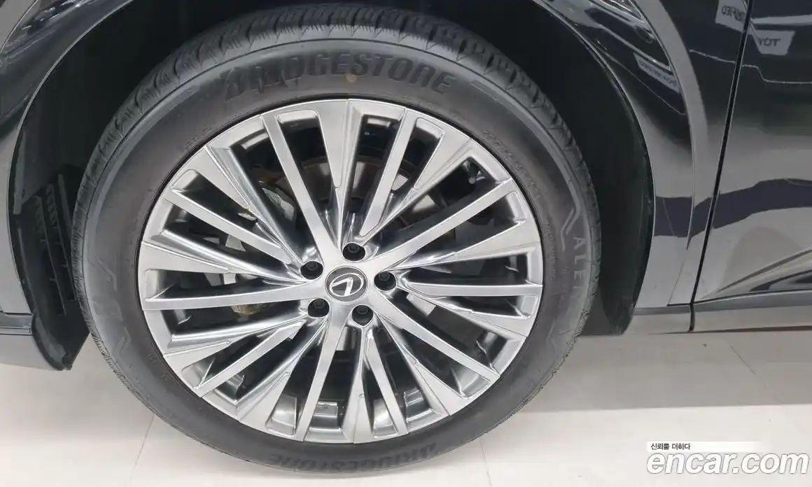 Lexus RX 2024 2.5 Вариатор в Москве № 214788, фото 5