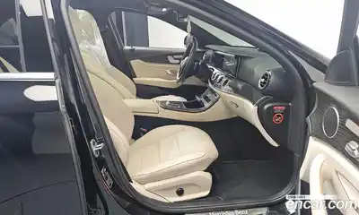 Mercedes-Benz E-Class 2023 2.0 Автомат в Москве № 220342, миниатюра 11