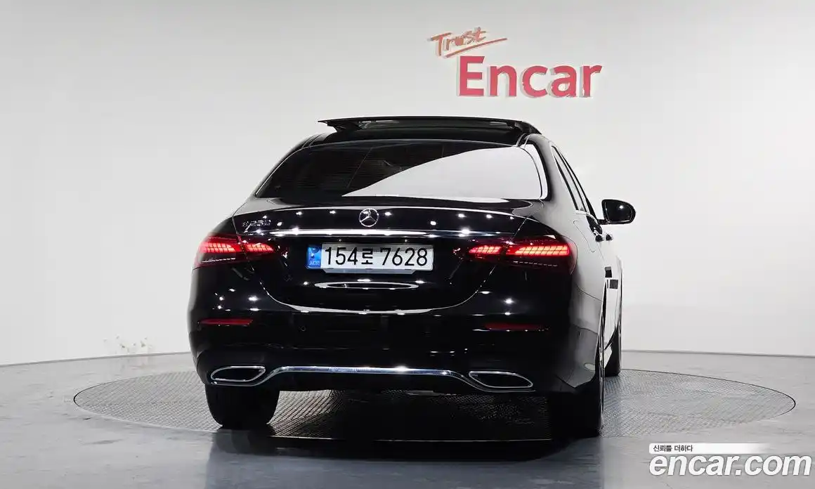 Mercedes-Benz E-Class 2023 2.0 Автомат в Москве № 220342, фото 4