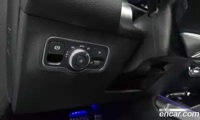 Mercedes-Benz GLB-Class 2023 2.0 Автомат в Москве № 220833, миниатюра 2