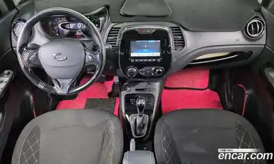 Renault QM3 2014 1.5 Автомат в Москве № 226715, миниатюра 2