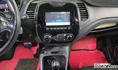 Renault QM3 2014 1.5 Автомат в Москве № 226715, миниатюра 3