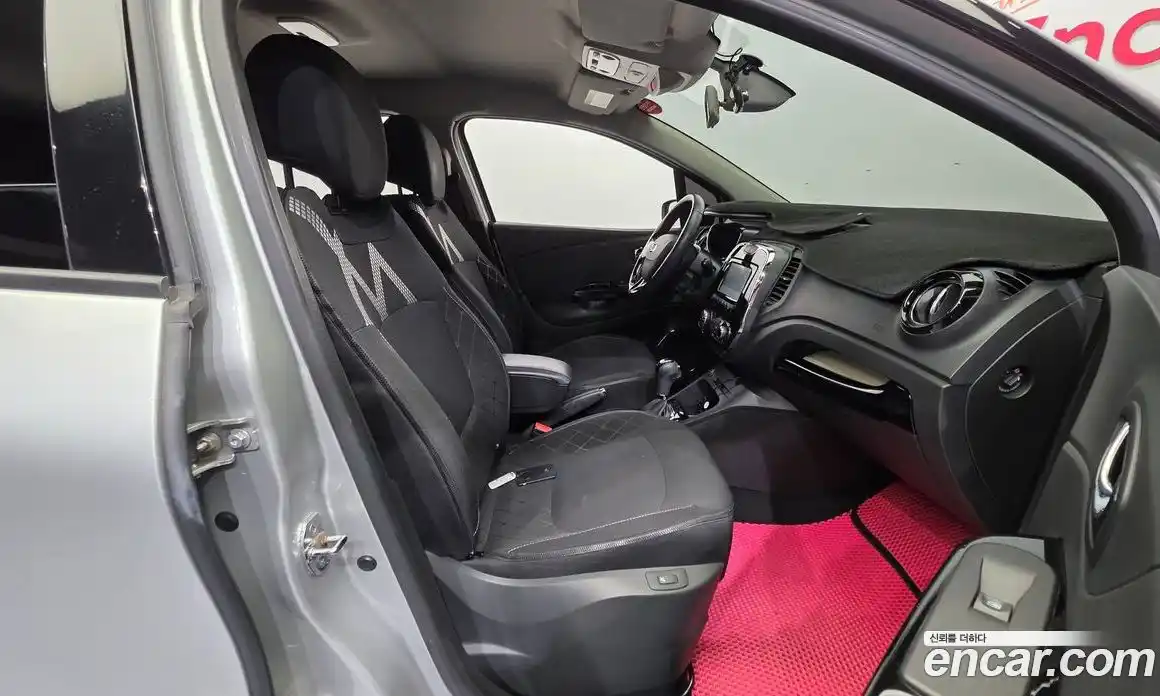 Renault QM3 2014 1.5 Автомат в Москве № 226715, фото 10