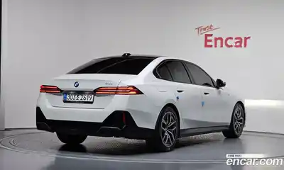 BMW 5-Series 2025 2.0 Автомат в Москве № 227967, миниатюра 2