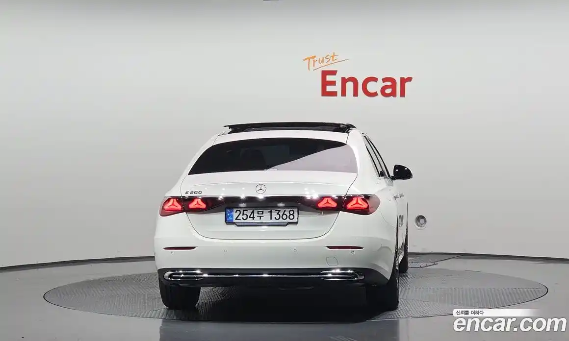 Mercedes-Benz E-Class 2025 2.0 Автомат в Москве № 229396, фото 3