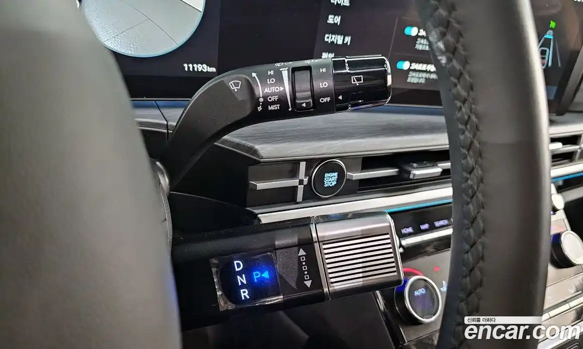 Hyundai Santa Fe 2024 2.5 Автомат в Москве № 243645, фото 1