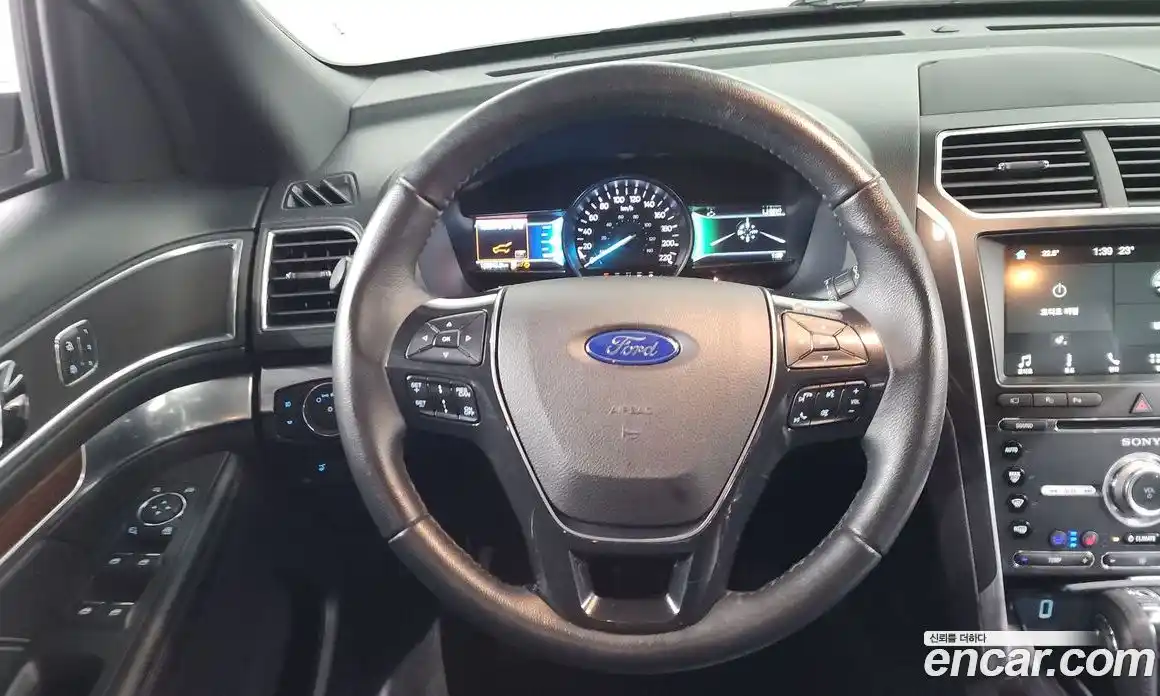 Ford Explorer 2018 2.3 Автомат в Москве № 255650, фото 13