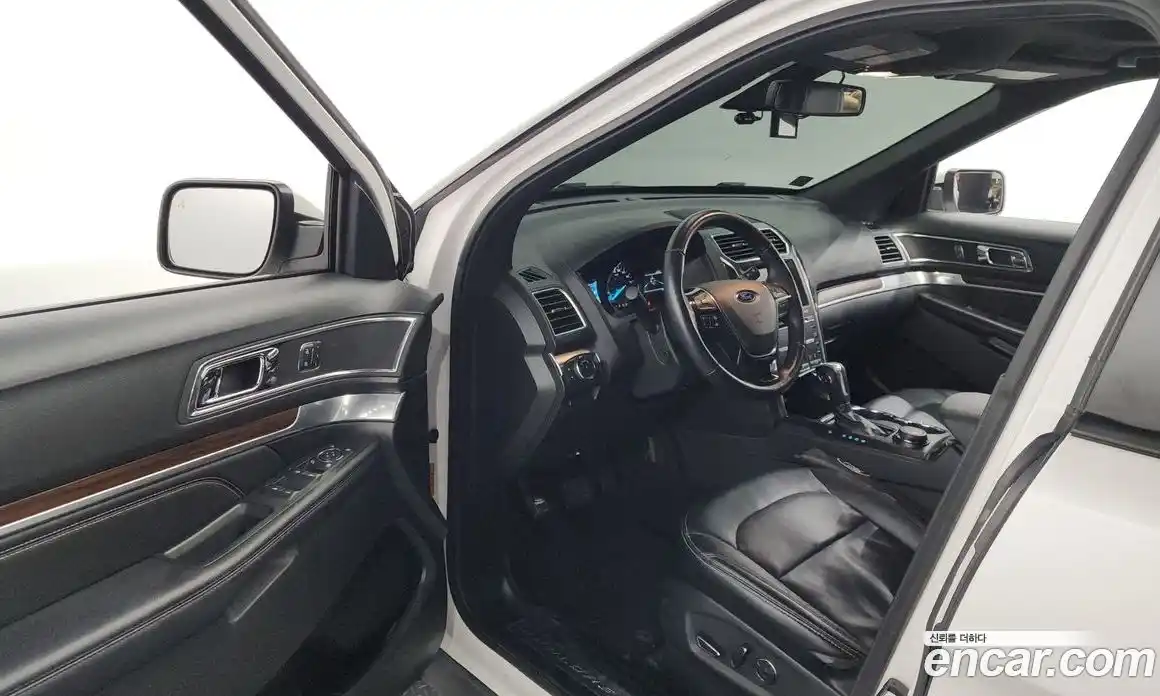 Ford Explorer 2018 2.3 Автомат в Москве № 255650, фото 10