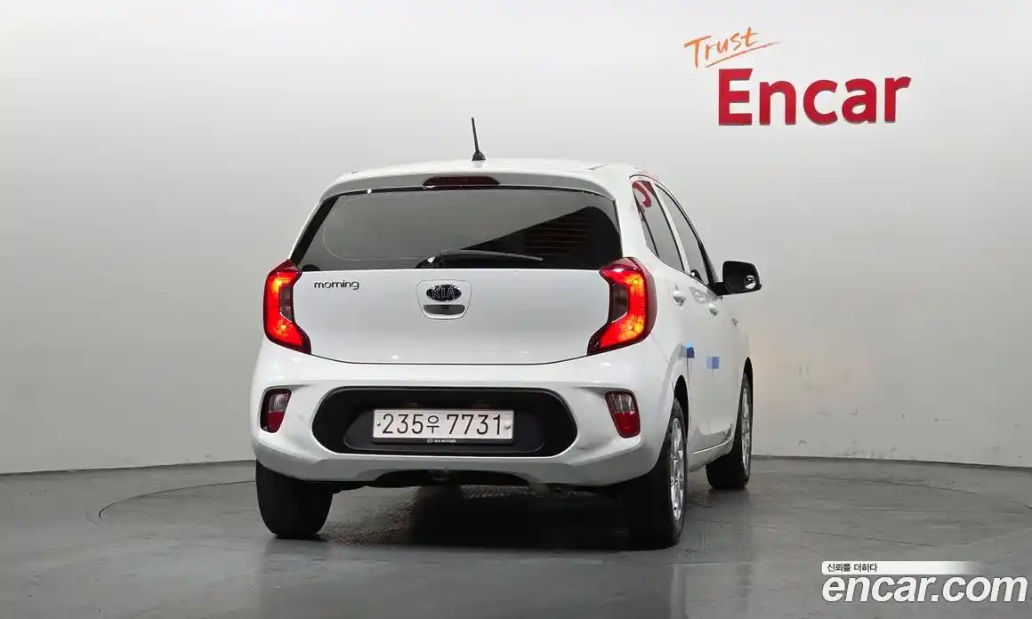 Kia Morning 2020 1.0 Автомат в Москве № 288114, фото 15