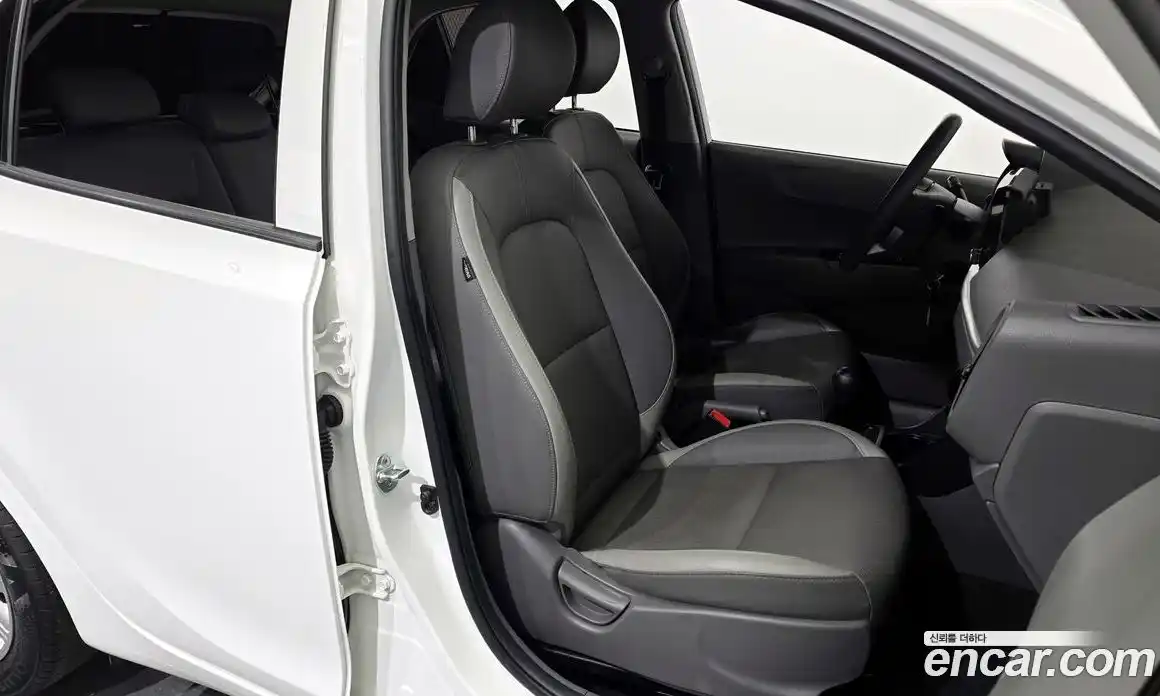 Kia Morning 2020 1.0 Автомат в Москве № 288114, фото 17