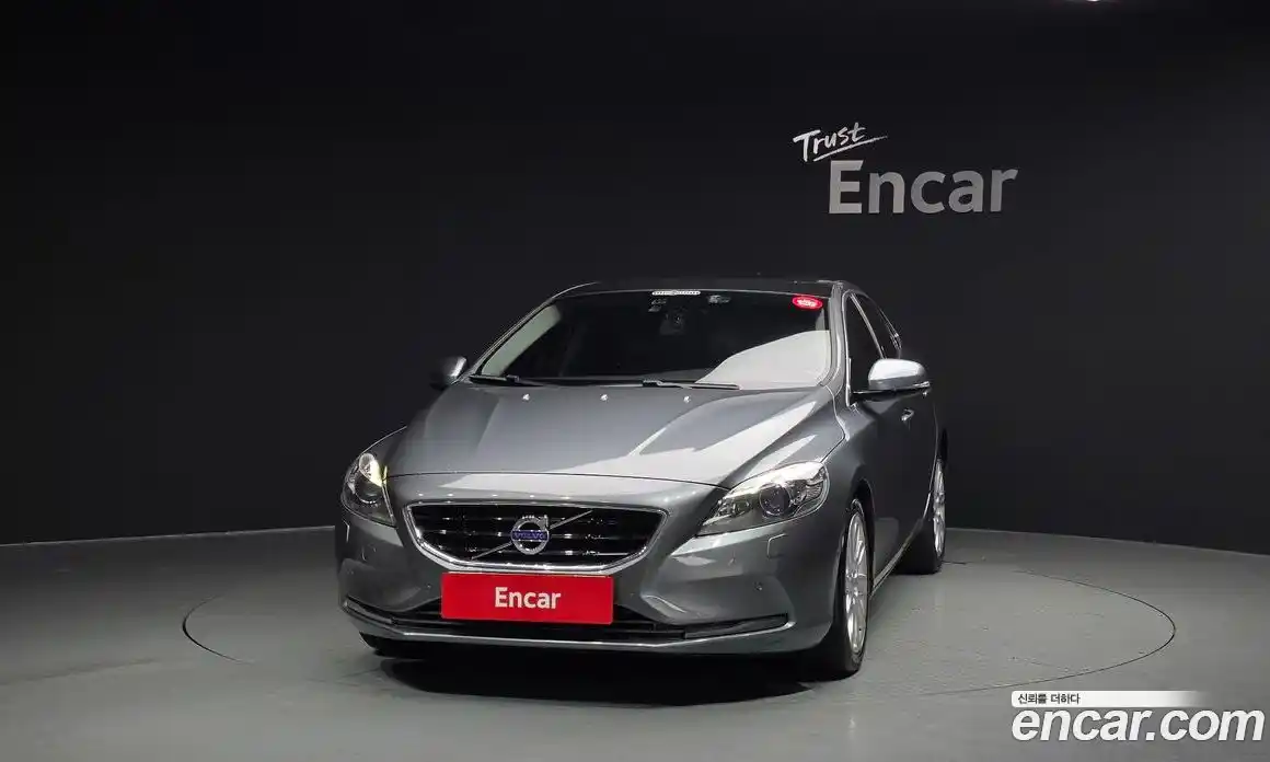 Volvo V40 2015 1.6 Автомат в Москве № 344177, фото 3