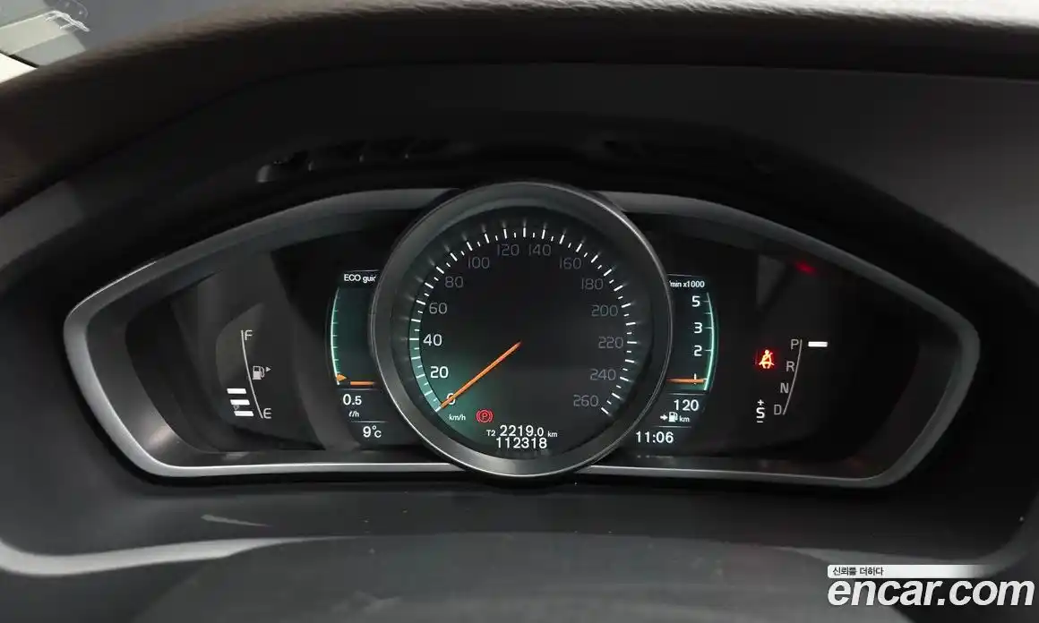 Volvo V40 2015 1.6 Автомат в Москве № 344177, фото 8