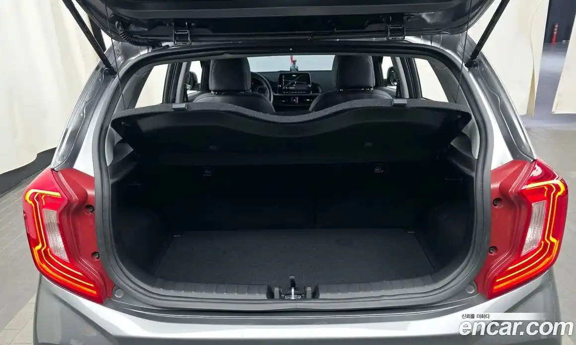 Kia Morning 2023 1.0 Автомат в Москве № 359490, фото 20