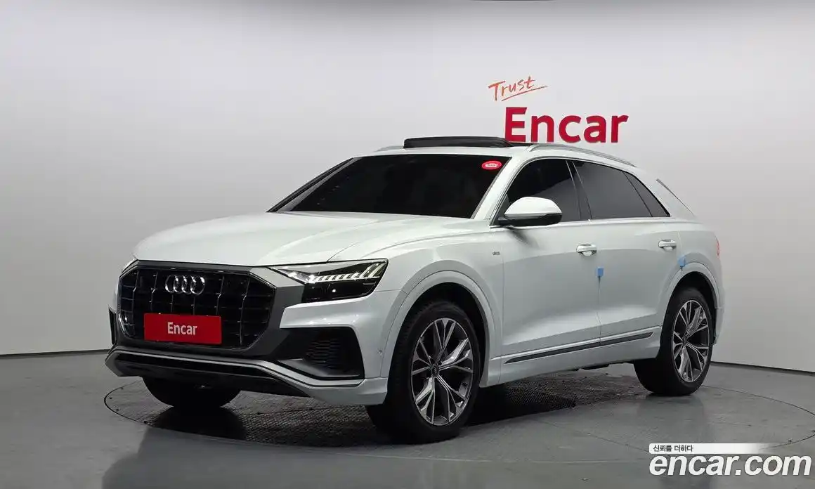 Audi Q8 2021 3.0 Автомат в Москве № 414411, фото 1