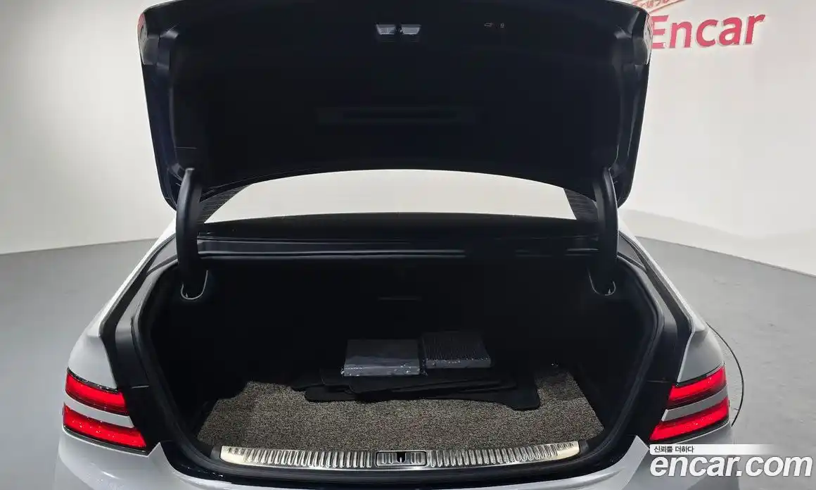 Genesis G90 2019 3.3 Автомат в Москве № 419870, фото 20