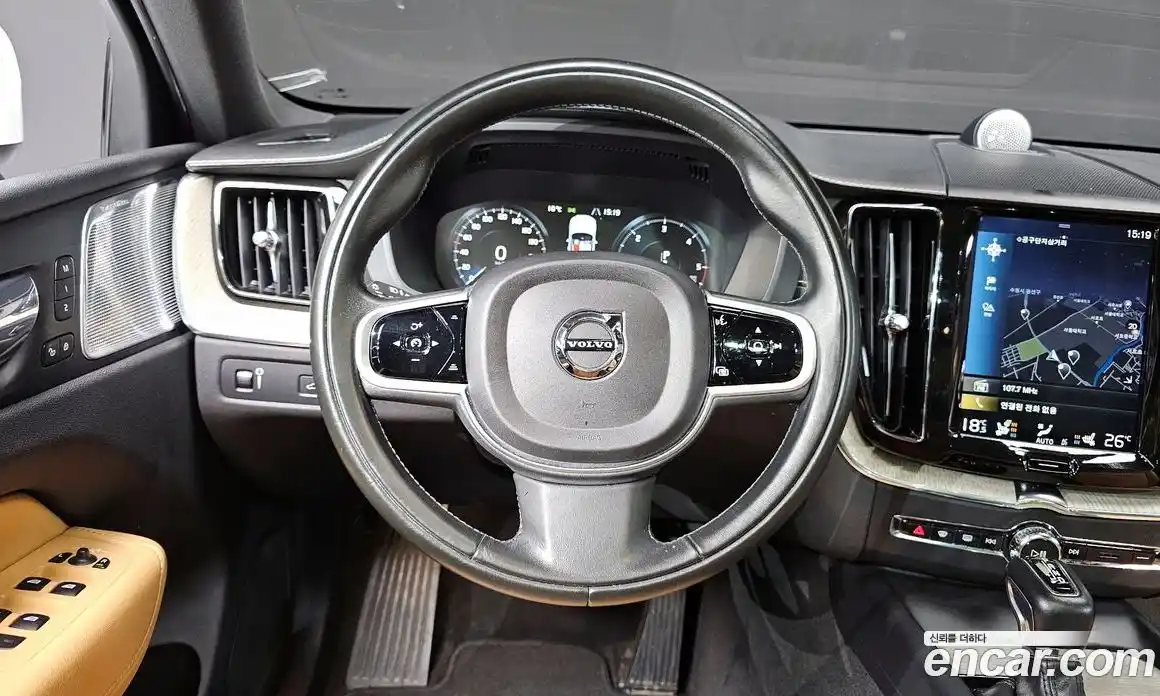 Volvo XC60 2018 2.0 Автомат в Москве № 430147, фото 13