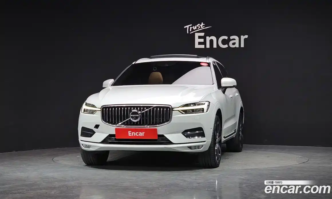 Volvo XC60 2018 2.0 Автомат в Москве № 430147, фото 3