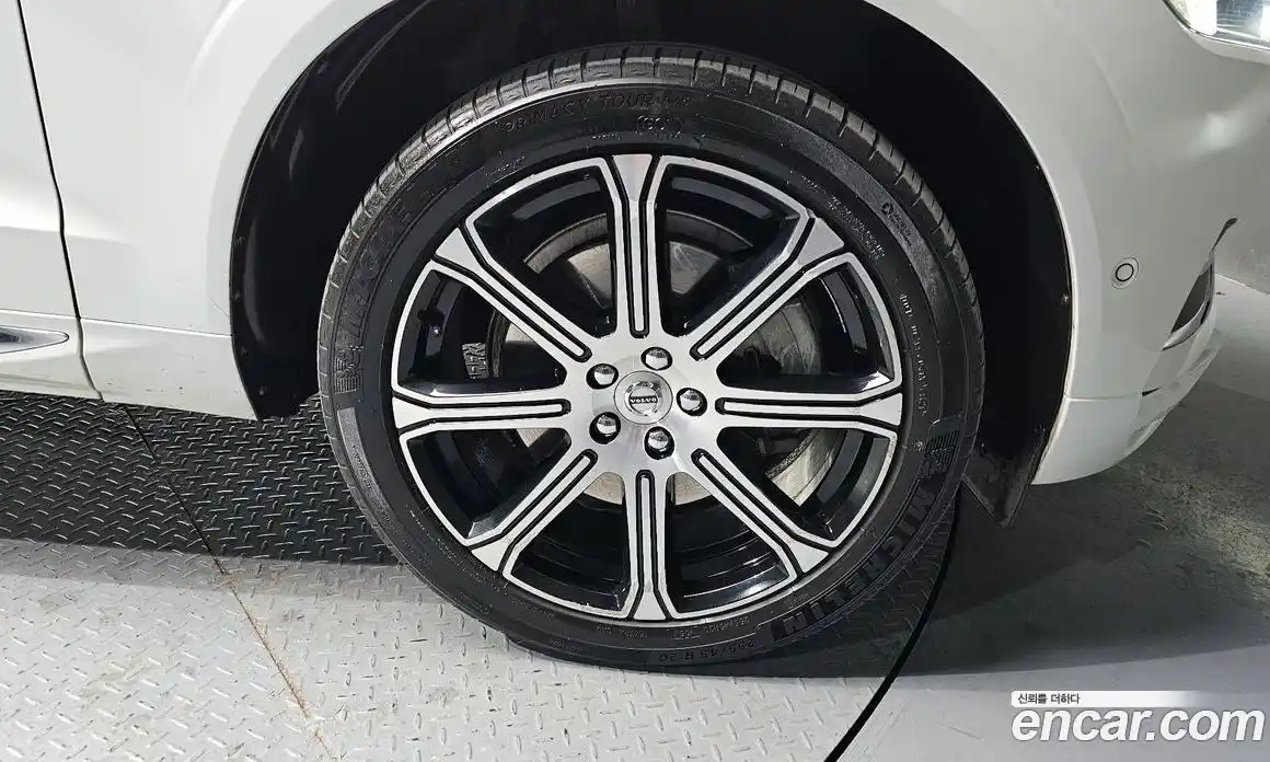 Volvo XC60 2018 2.0 Автомат в Москве № 430147, фото 5