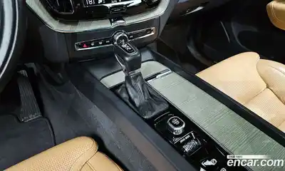 Volvo XC60 2018 2.0 Автомат в Москве № 430147, миниатюра 9