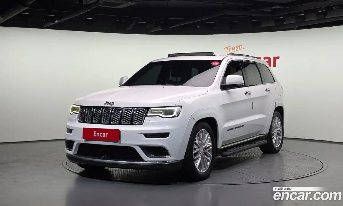 Jeep Cherokee 2018 3.0 Автомат в Москве № 432744, фото 1