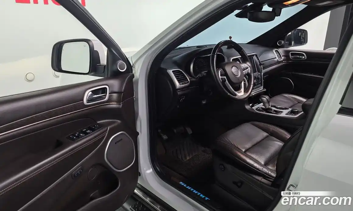 Jeep Cherokee 2018 3.0 Автомат в Москве № 432744, фото 11