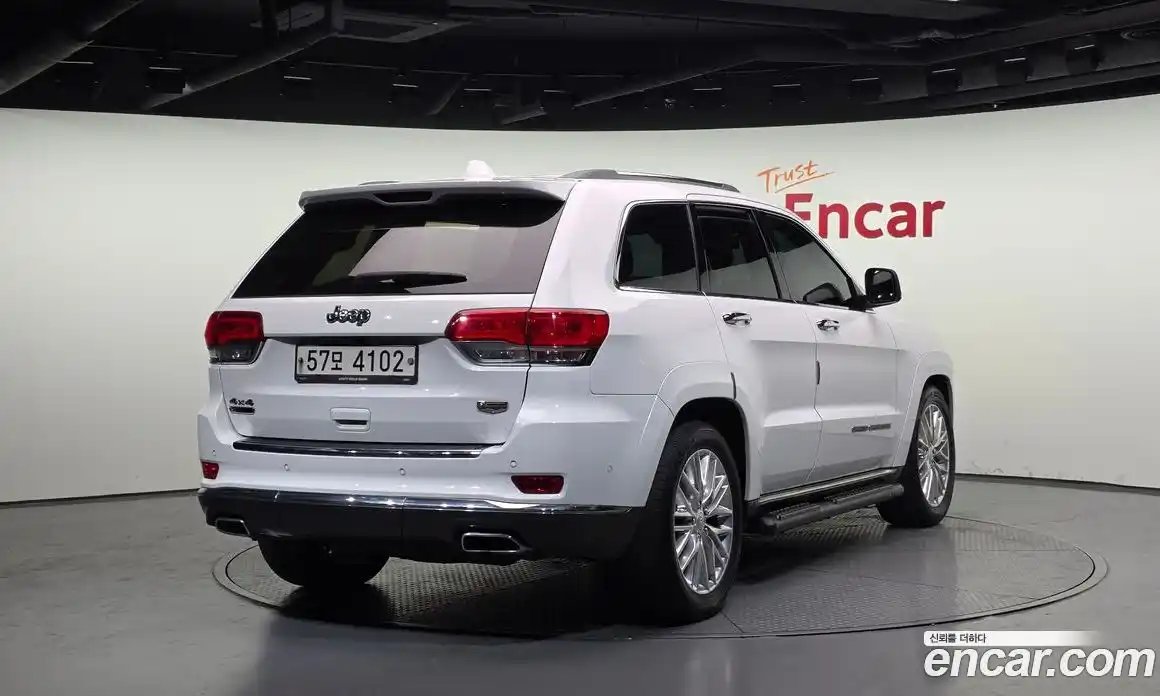 Jeep Cherokee 2018 3.0 Автомат в Москве № 432744, фото 2