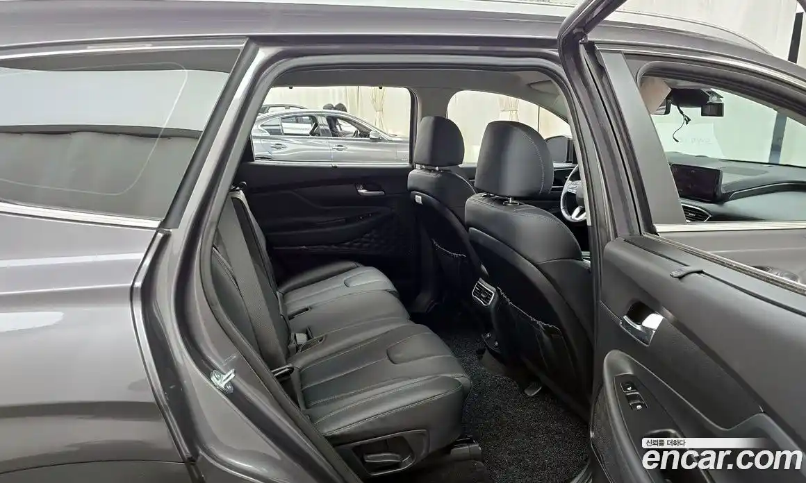 Hyundai Santa Fe 2023 1.6 Автомат в Москве № 457022, фото 12