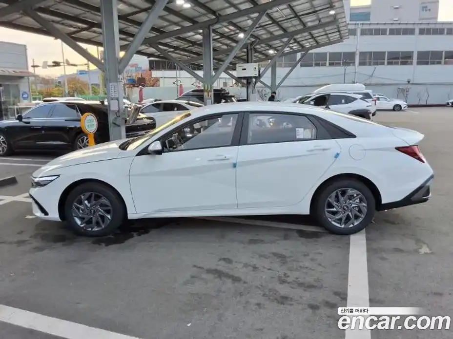 Hyundai Avante 2026 1.6 Автомат в Москве № 46320, фото 5