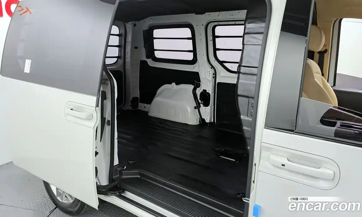 Hyundai Staria 2025 3.5 Автомат в Москве № 48685, фото 1