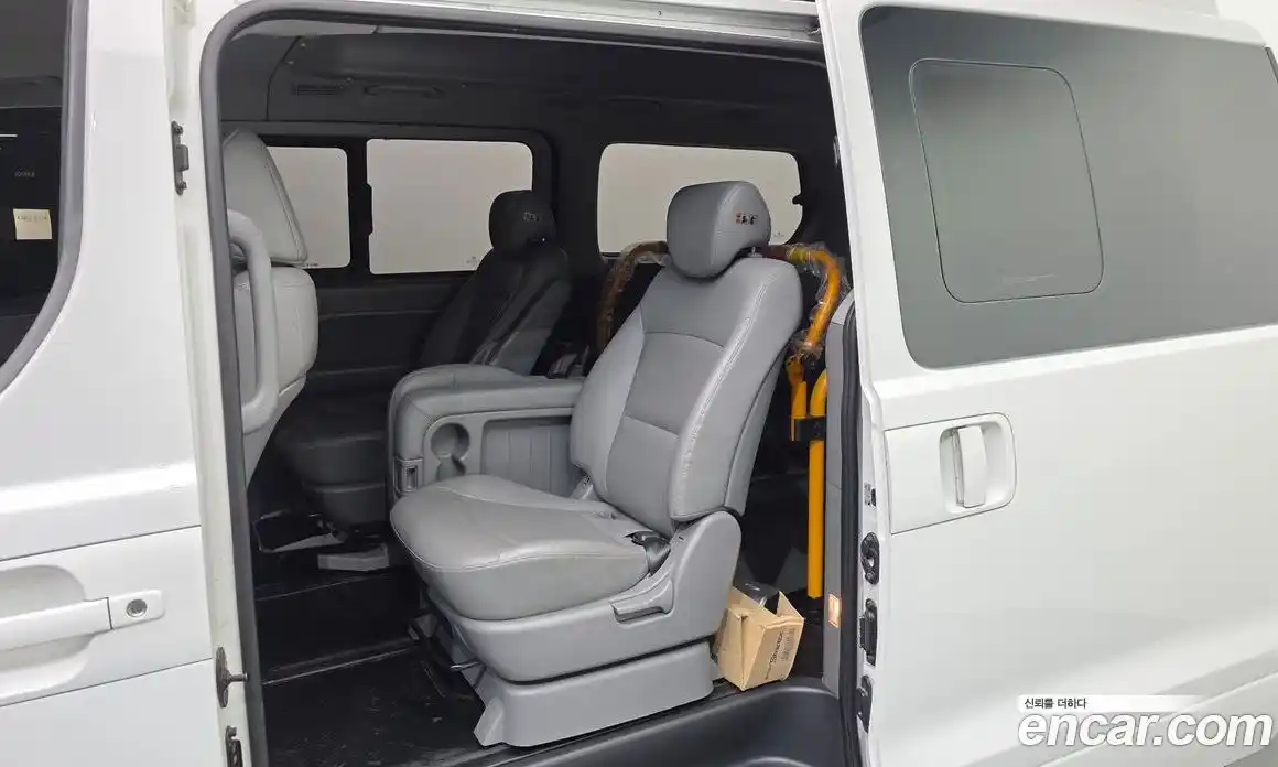 Hyundai Starex 2019 2.5 Автомат в Москве № 9104, фото 7