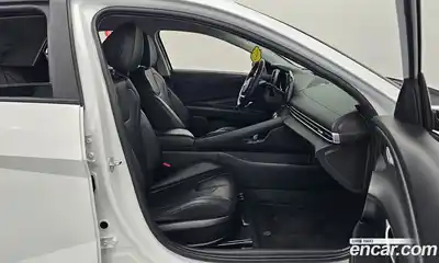 Hyundai Avante 2021 1.6 Автомат в Москве № 110435, миниатюра 10