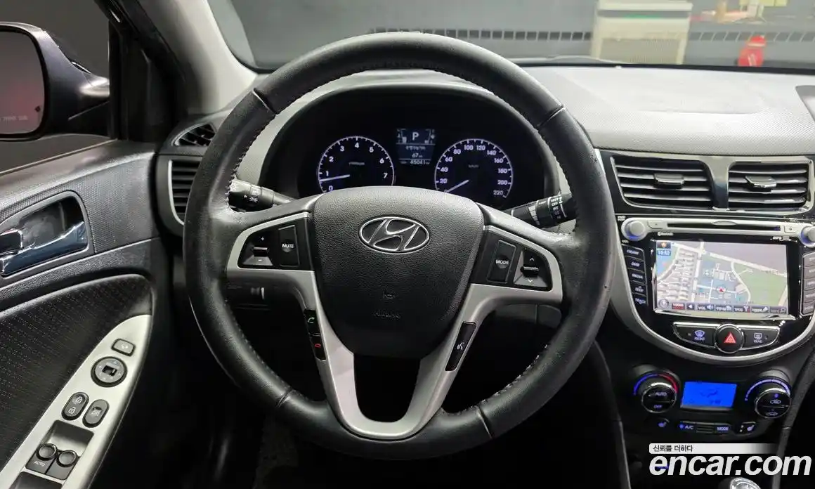 Hyundai Accent 2012 1.6 Автомат в Москве № 113334, фото 13