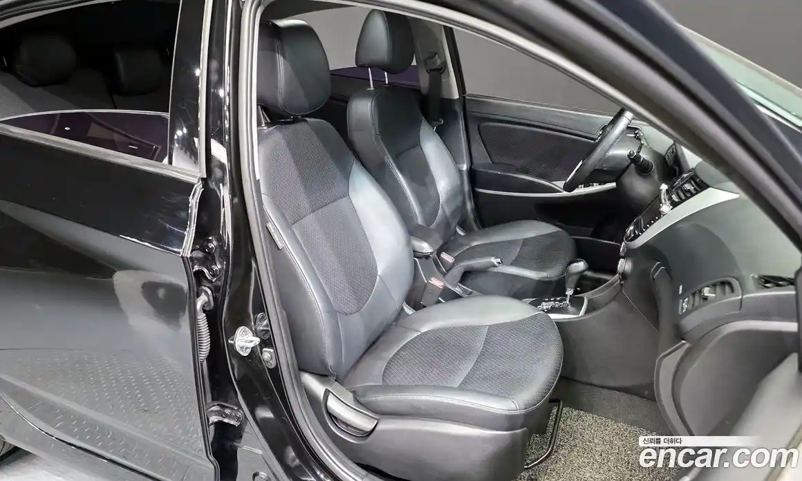 Hyundai Accent 2012 1.6 Автомат в Москве № 113334, фото 15